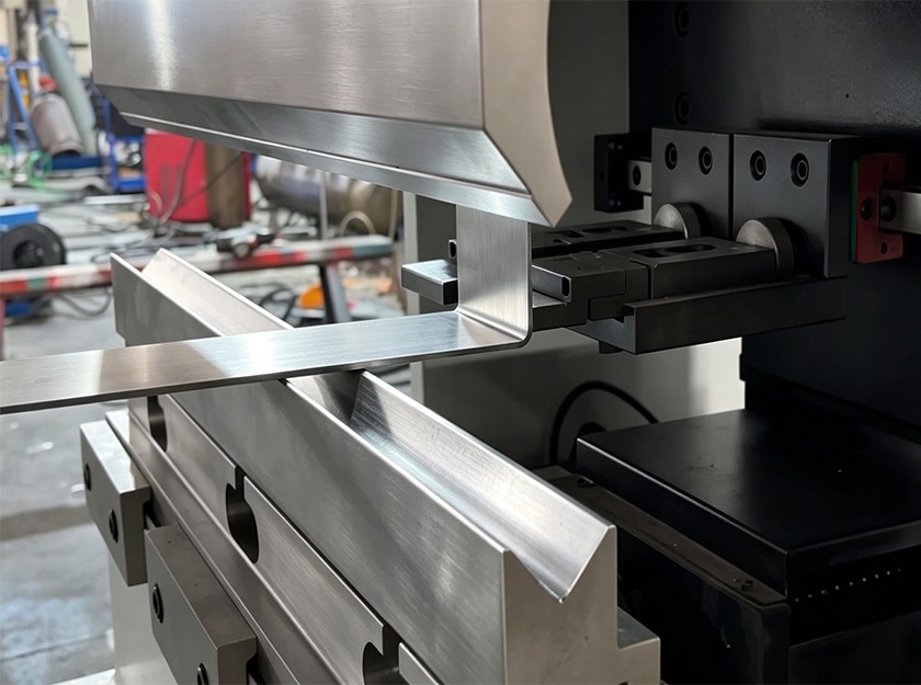 What Is the Difference Between an All-electric Press Brake and a Hydraulic Press Brake?